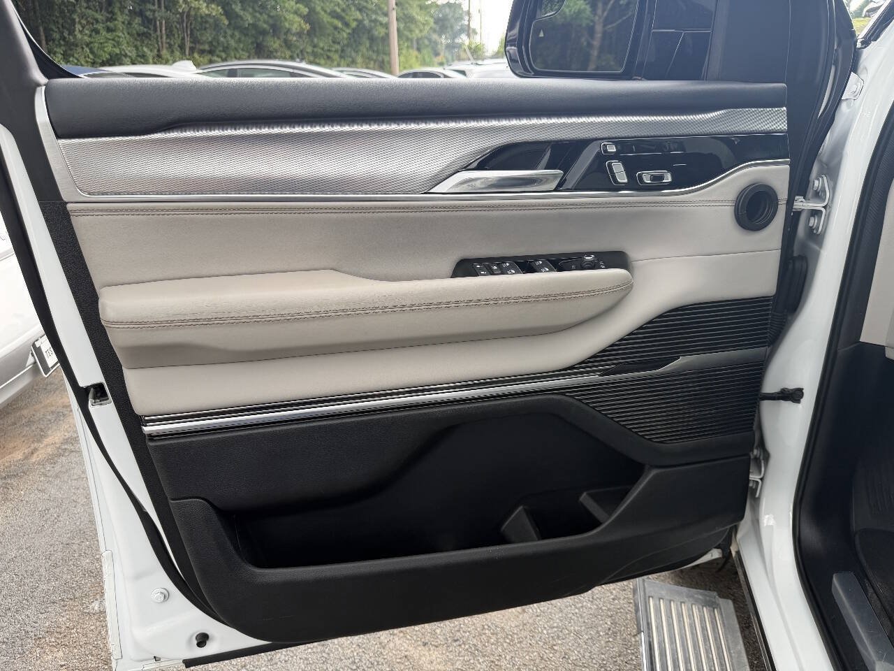 Used 2022 Jeep Grand Wagoneer Series I AWD/4WD image 23