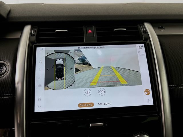 Used 2024 Land Rover Discovery Dynamic SE image 17