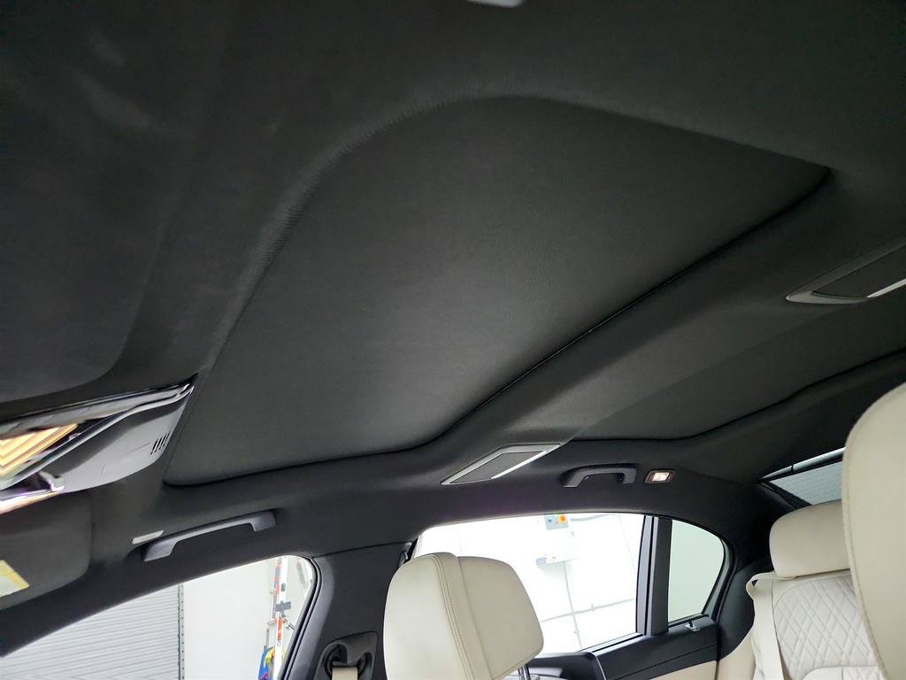 Used 2017 BMW 750i xDrive AWD/4WD image 14