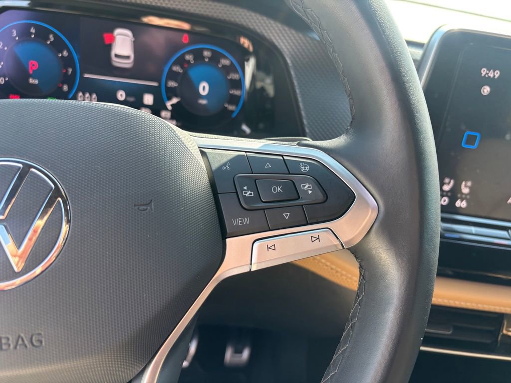 Used 2024 Volkswagen Atlas Cross Sport SEL R-Line image 17