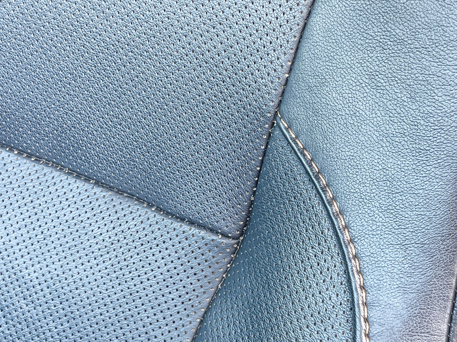 Used 2014 Toyota Highlander Limited Platinum image 25