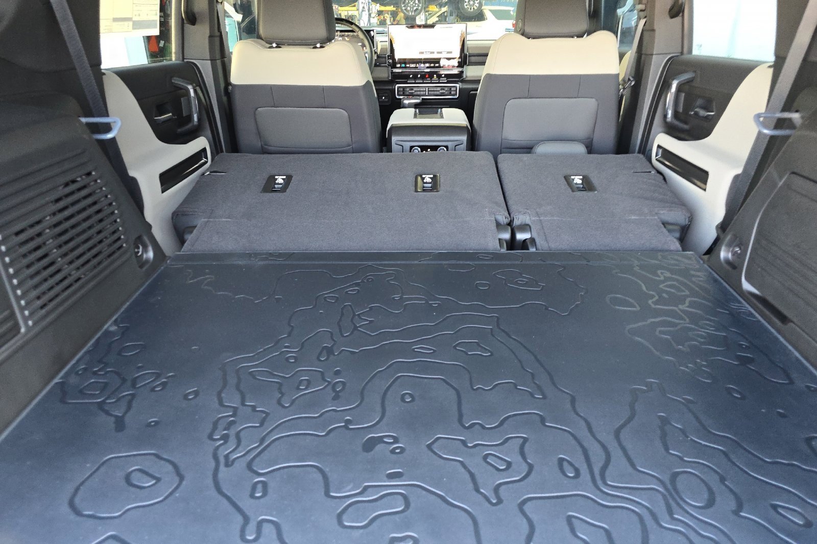 New 2026 GMC Hummer EV SUV w/ LPO, Sport Package image 16