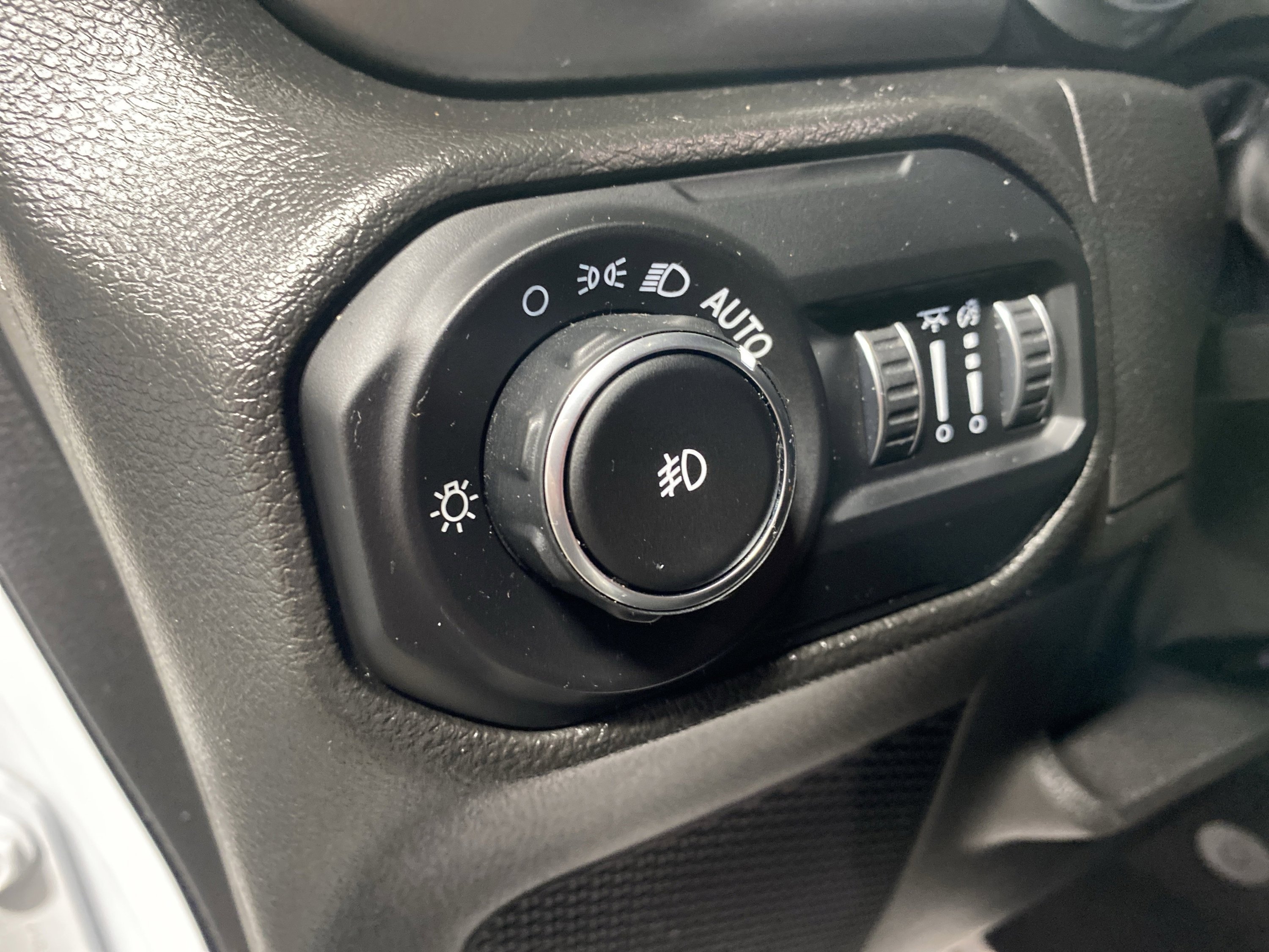 Used 2022 Jeep Wrangler Unlimited Sport image 17