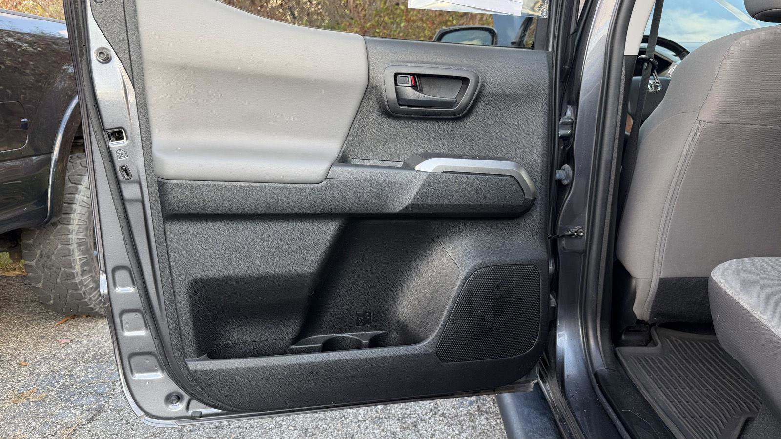 Used 2022 Toyota Tacoma SR5 image 20