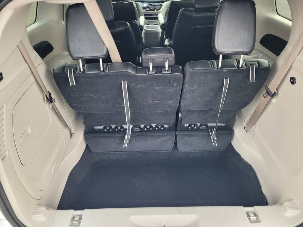 Used 2024 Chrysler Pacifica Select image 7