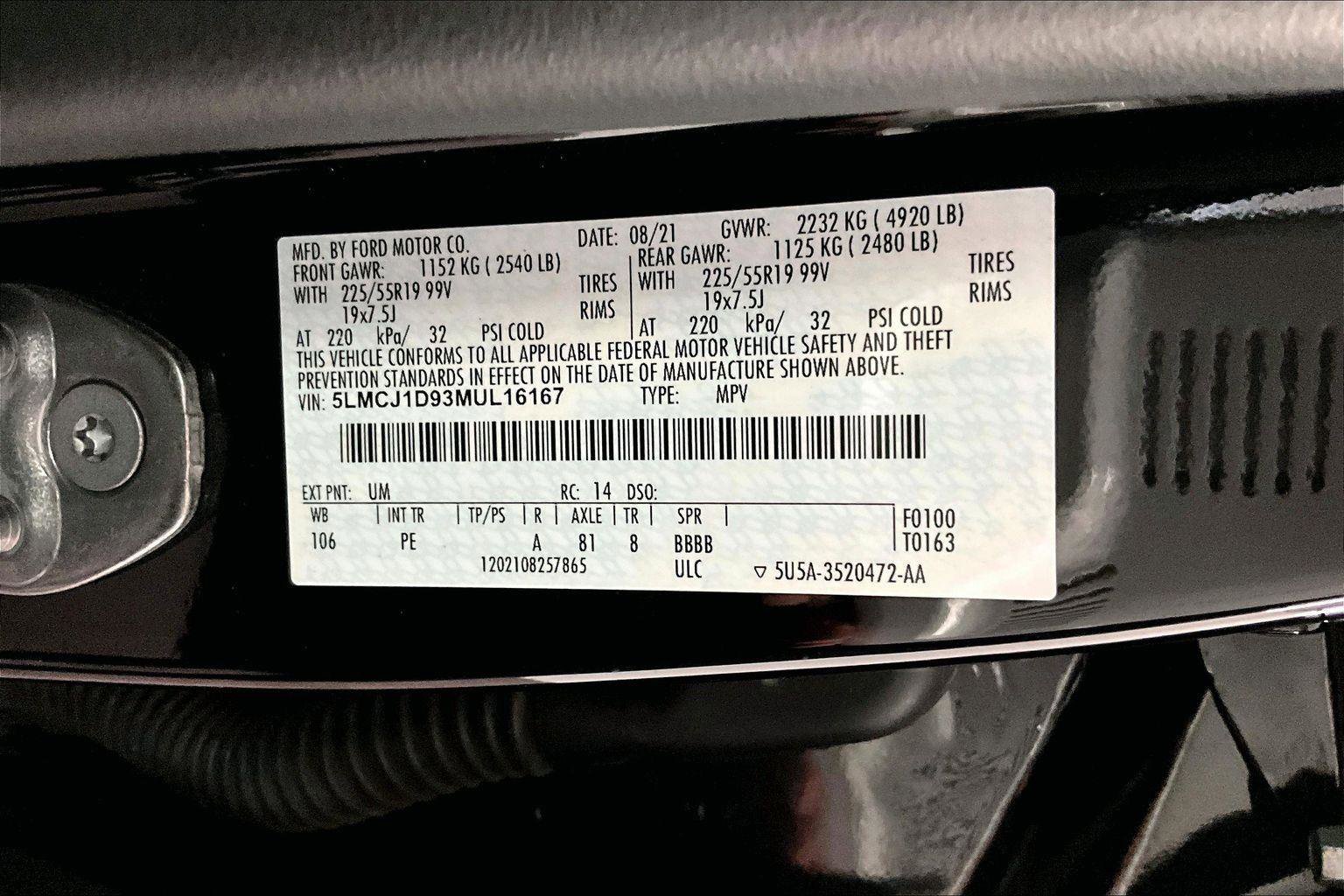 Used 2021 Lincoln Corsair AWD w/ Premium Package image 32