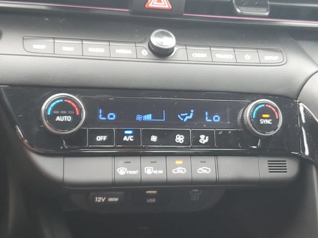 Certified 2025 Hyundai Elantra SEL FWD image 28