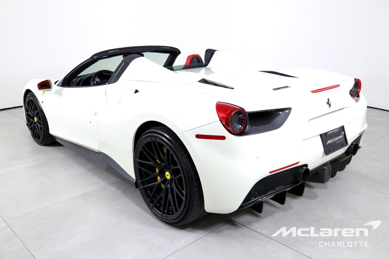 Used 2018 Ferrari 488 Spider RWD image 7