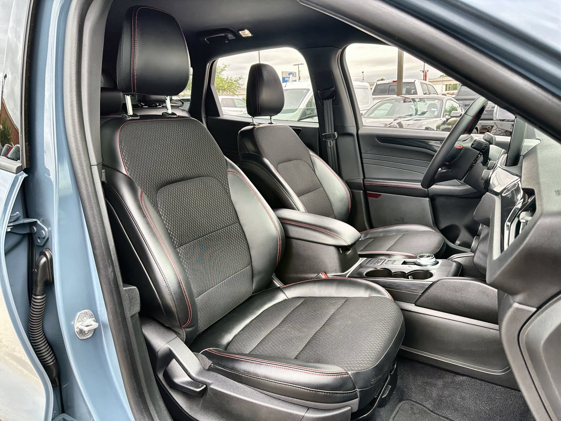 Certified 2025 Ford Escape ST-Line Select AWD/4WD image 23
