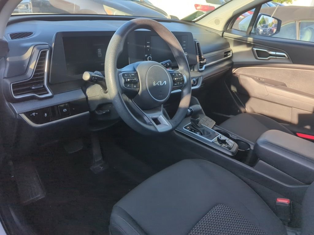 Used 2023 Kia Sportage LX image 7