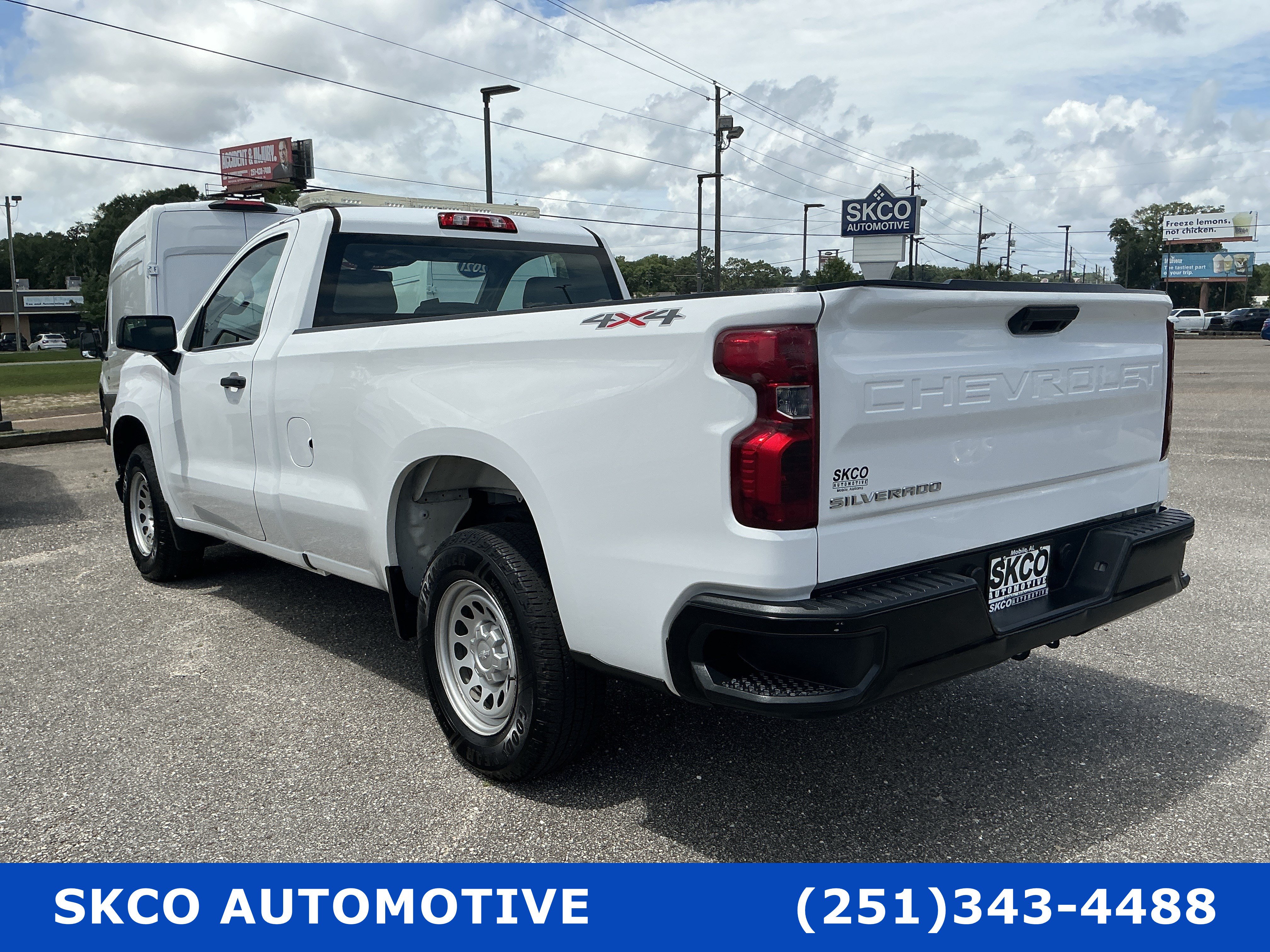 Used 2021 Chevrolet Silverado 1500 W/T AWD/4WD image 3