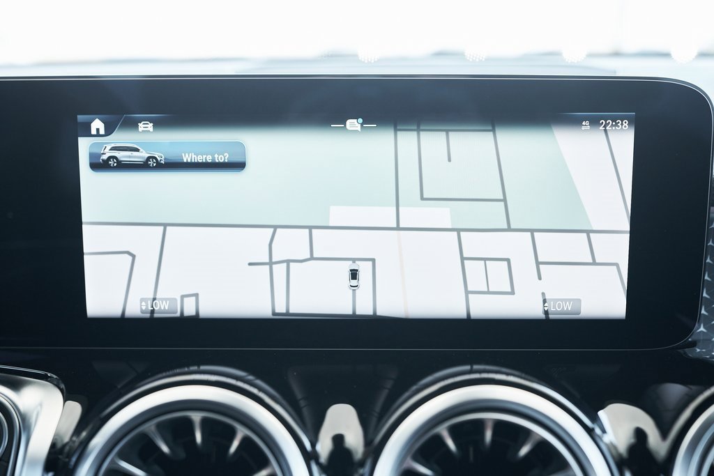 Used 2025 Mercedes-Benz GLB 250 4MATIC w/ Exclusive Package image 52