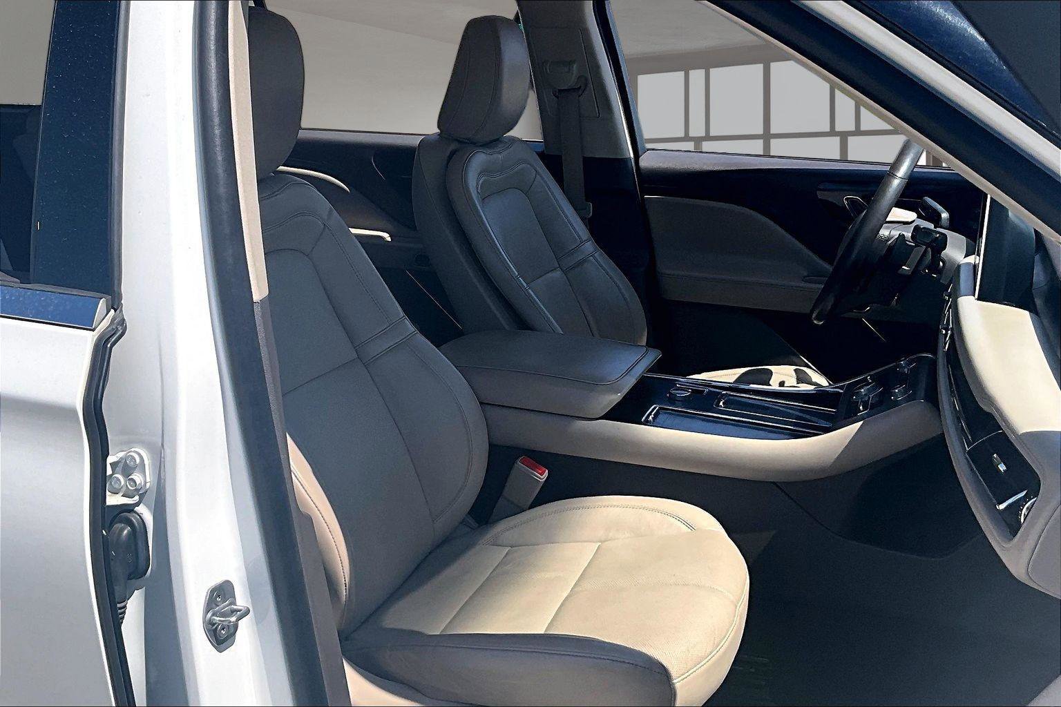 Used 2021 Lincoln Aviator Reserve w/ Equipment Group 208A image 8