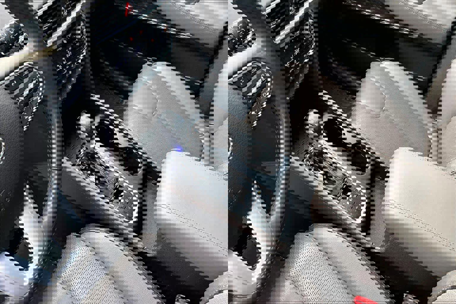 Used 2020 Hyundai Santa Fe Limited image 17