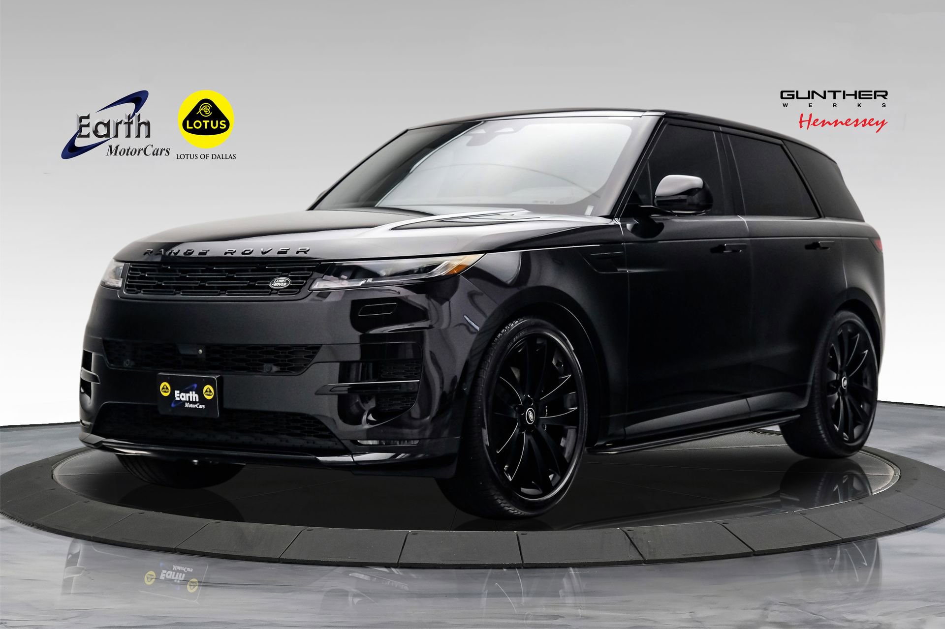 Used 2024 Land Rover Range Rover Sport Dynamic SE AWD/4WD image 1