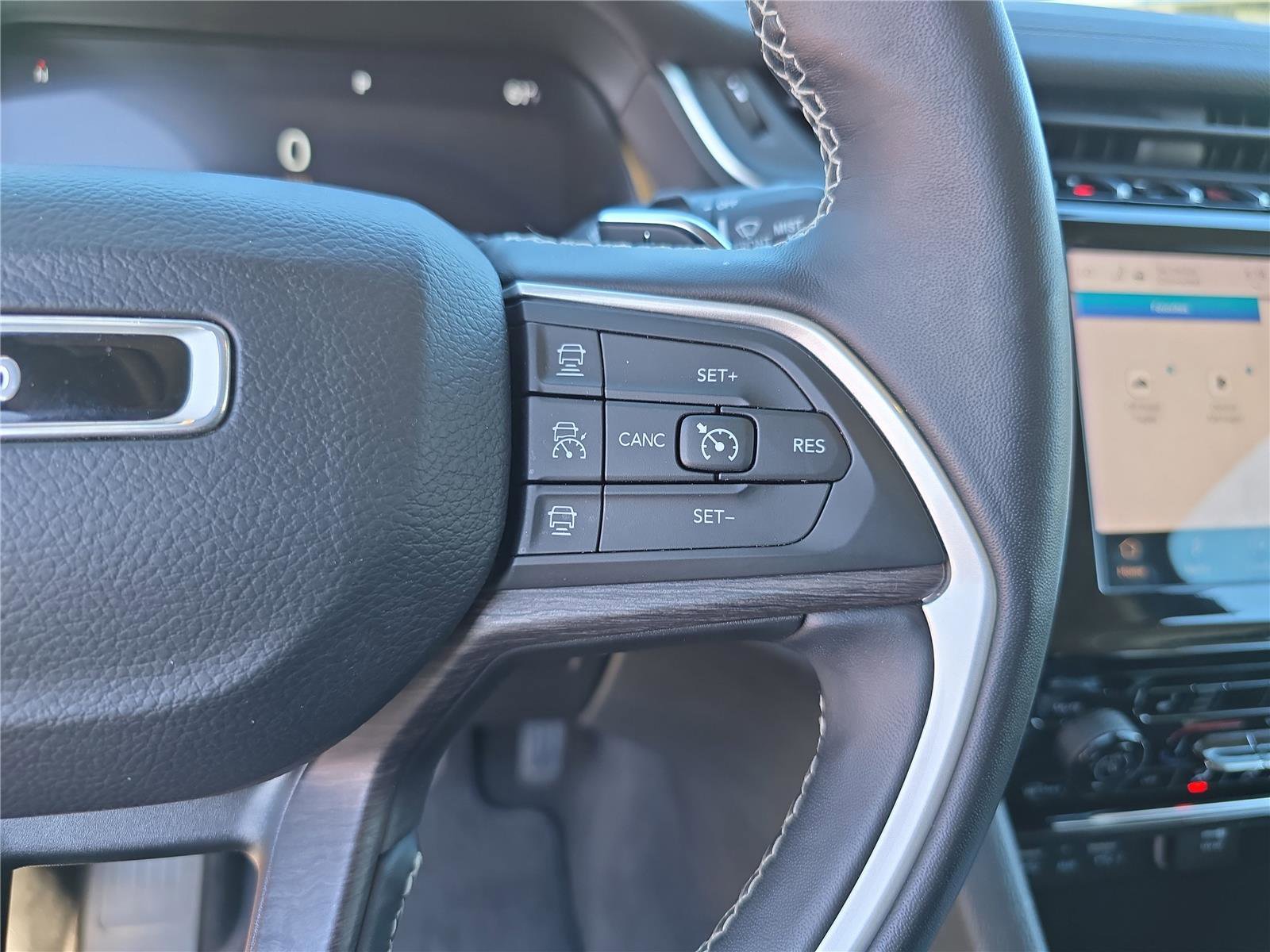 Used 2022 Jeep Grand Cherokee L Limited image 31