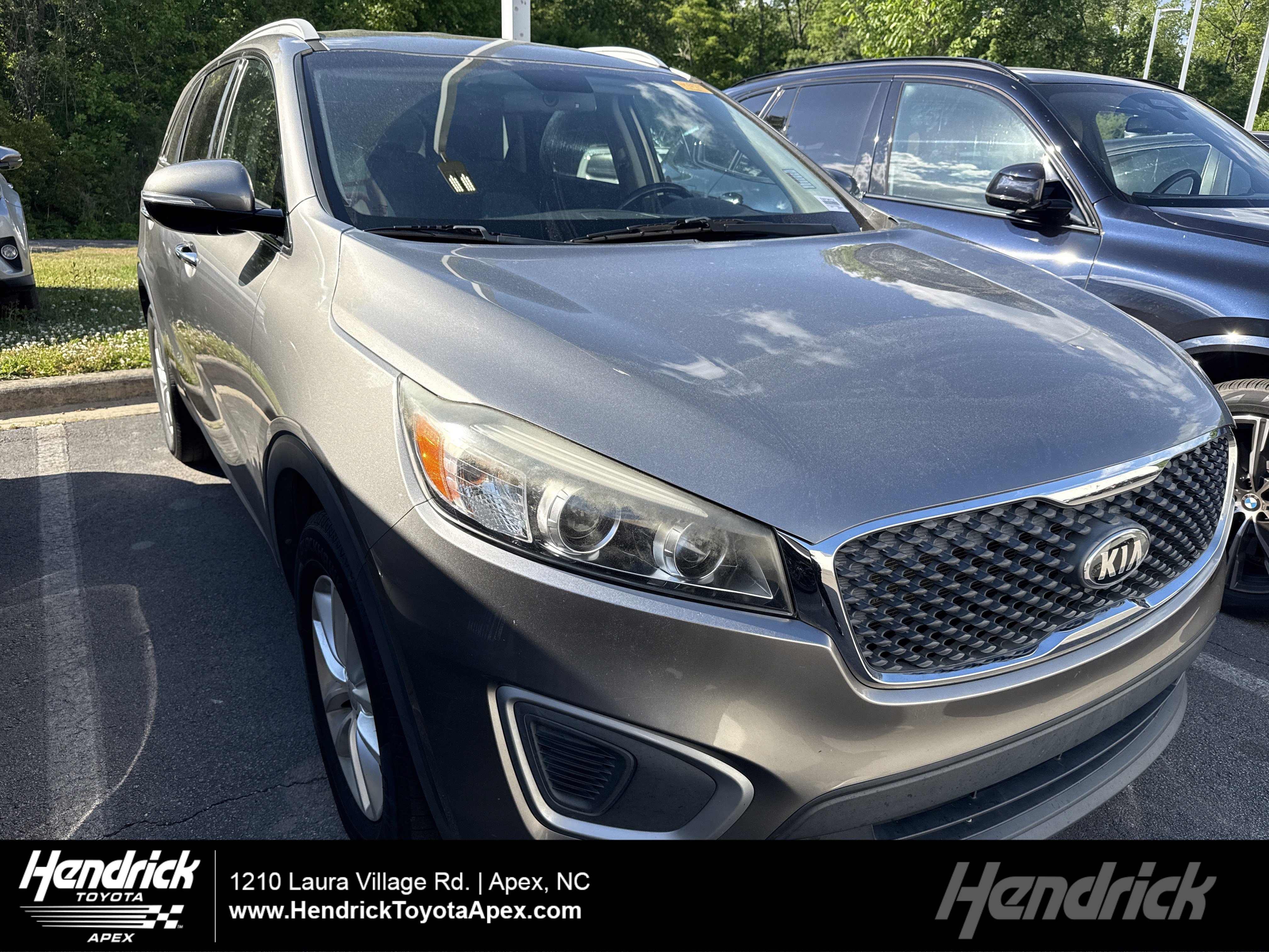 Used 2018 Kia Sorento LX image 1