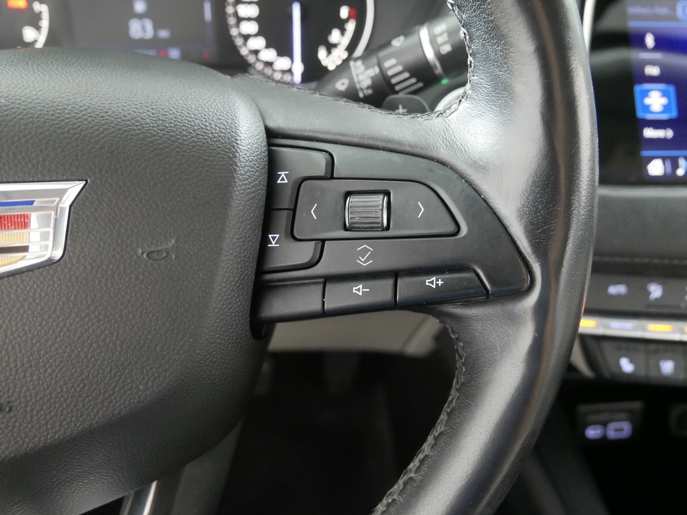 Used 2019 Cadillac XT4 Premium Luxury image 28