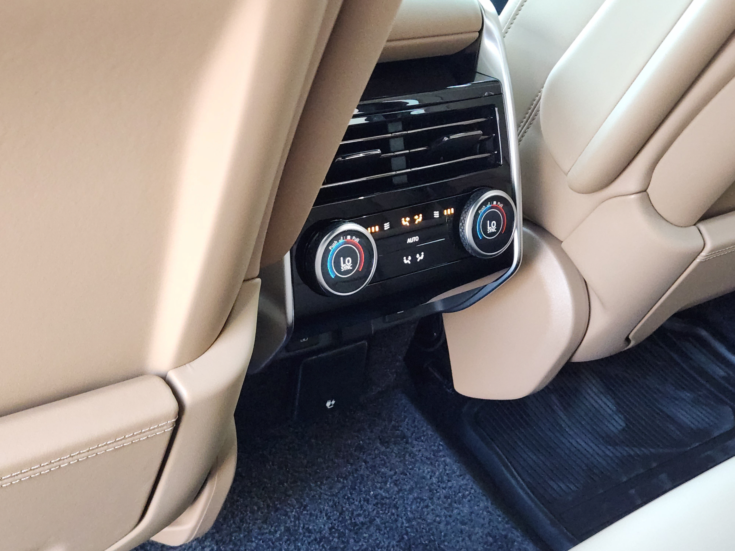 New 2026 Land Rover Range Rover SE AWD/4WD image 25