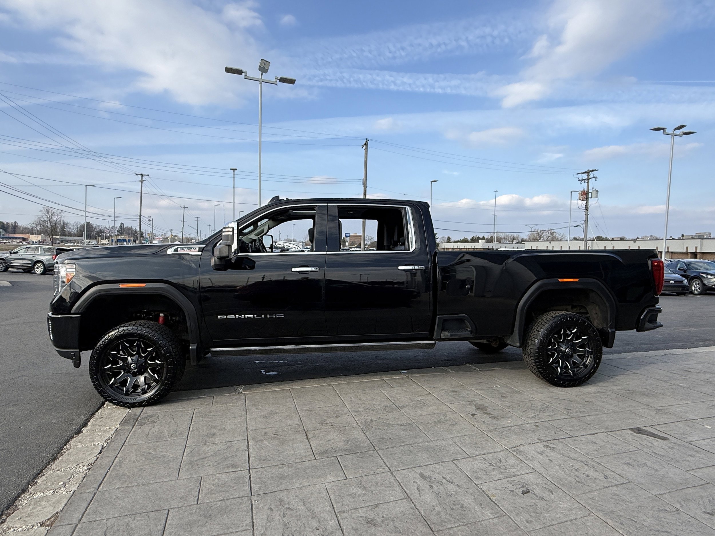 Used 2023 GMC Sierra 2500 Denali w/ Denali Ultimate Package AWD/4WD image 3