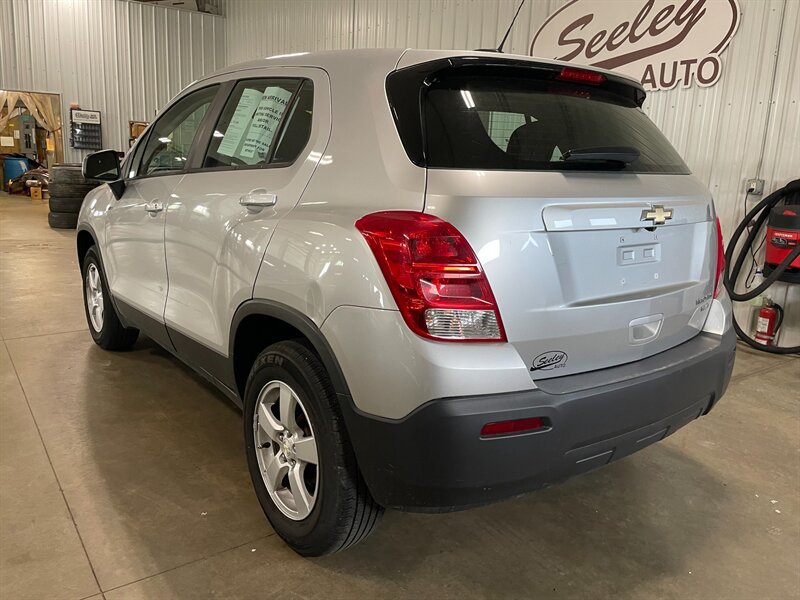 Used 2016 Chevrolet Trax LS AWD/4WD image 3