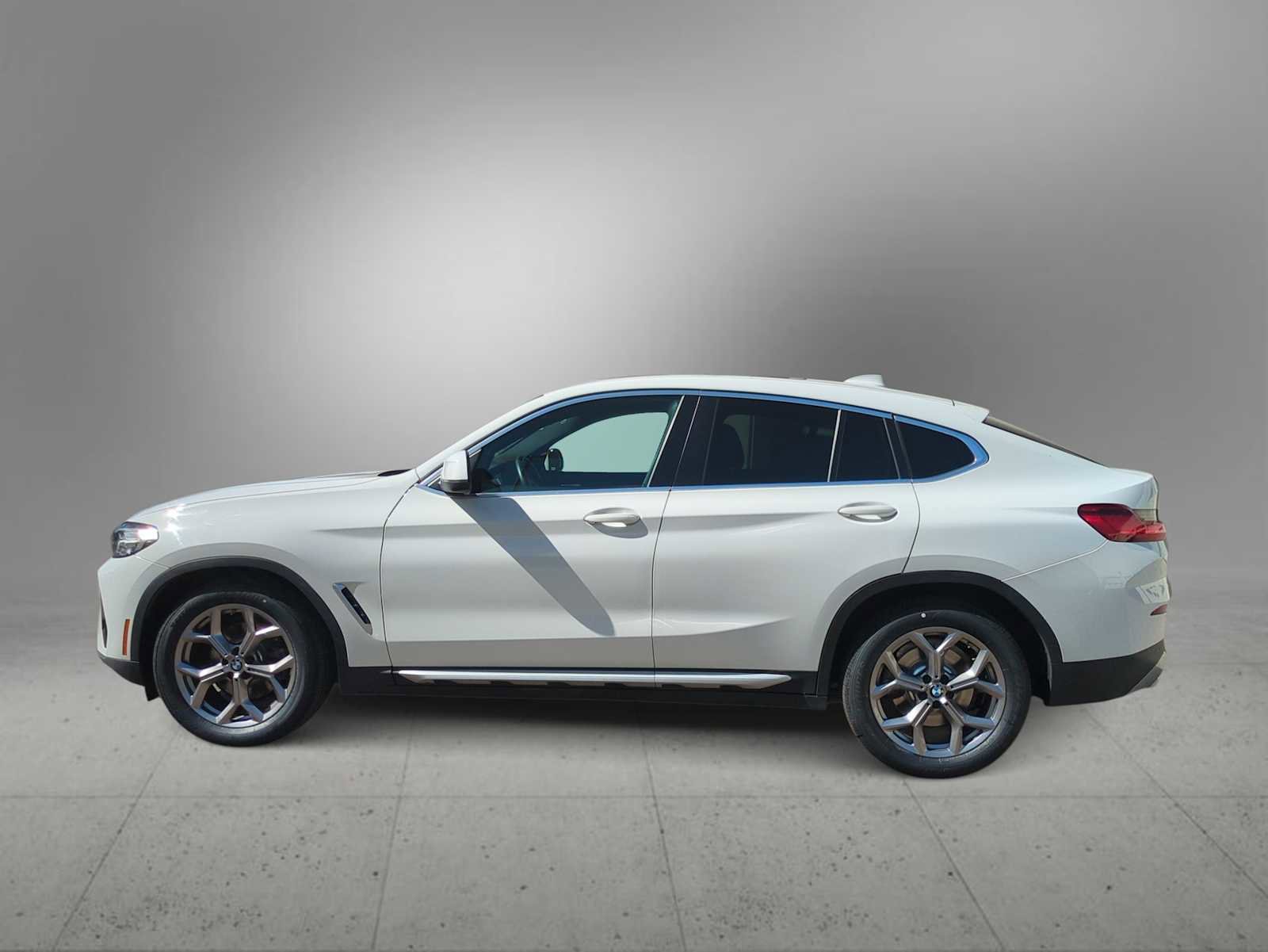 Used 2023 BMW X4 xDrive30i w/ Premium Package image 5