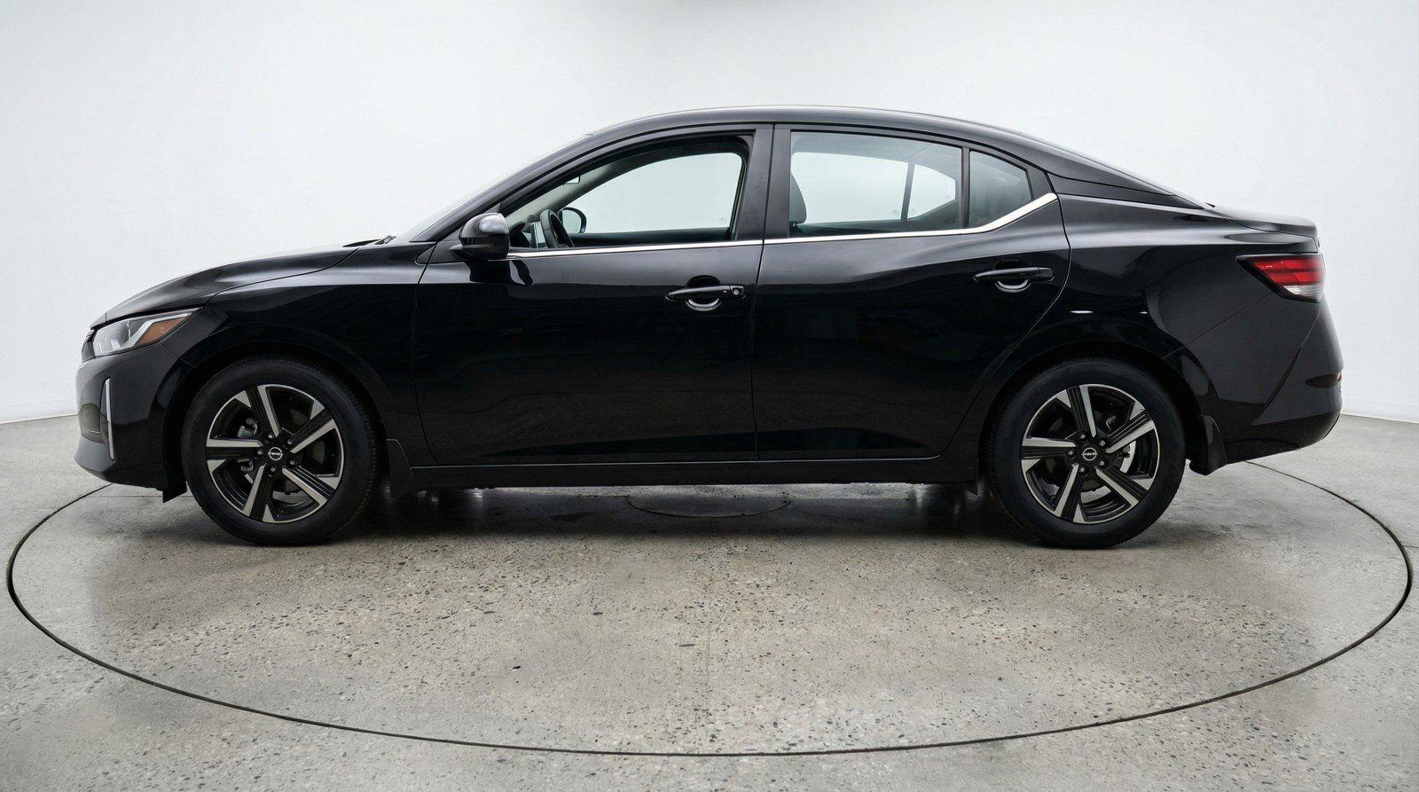 Used 2025 Nissan Sentra SV FWD image 5