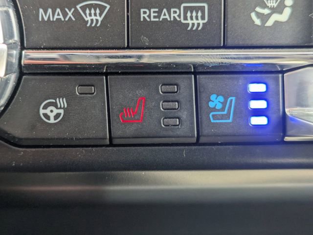 Used 2023 Ford F150 Lariat w/ Trailer Tow Package image 24