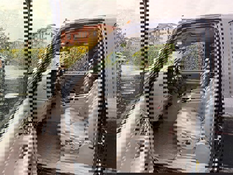 Used 2006 Chevrolet Silverado 3500 LT w/ Heavy-Duty Power Package image 13