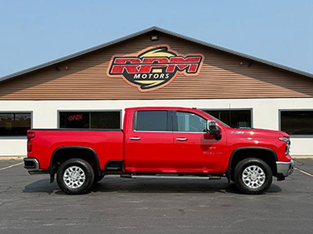 Used 2024 Chevrolet Silverado 2500 LTZ w/ LTZ Plus Package AWD/4WD image 4