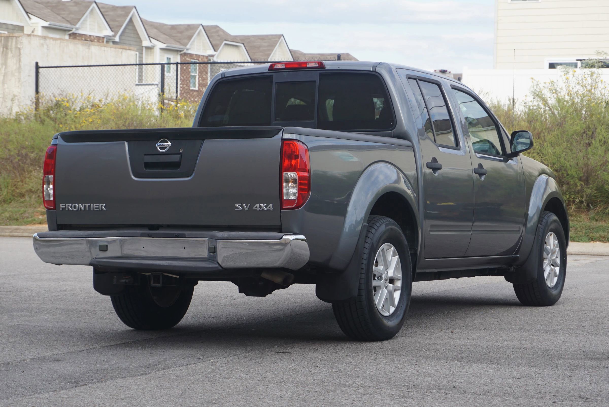 Used 2018 Nissan Frontier SV image 5