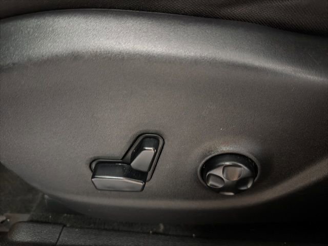 Used 2015 Jeep Cherokee Latitude w/ Comfort/Convenience Group image 15