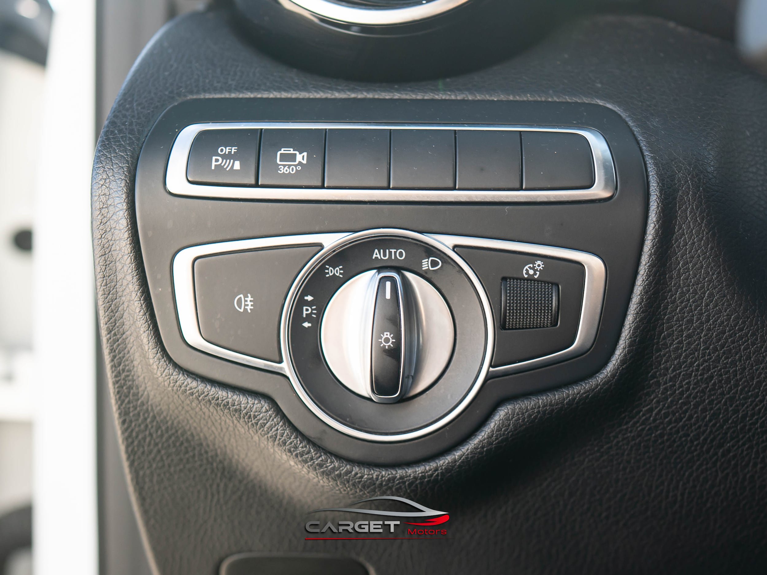 Used 2019 Mercedes-Benz GLC 300 4MATIC Coupe image 35