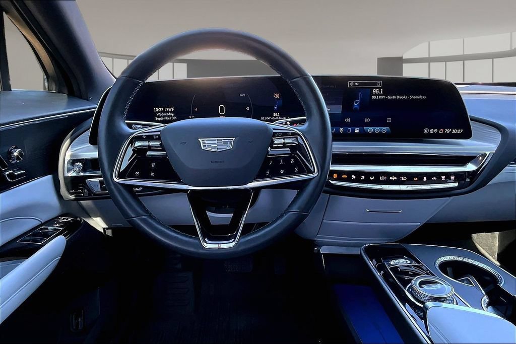 Used 2024 Cadillac Lyriq Luxury AWD/4WD image 5