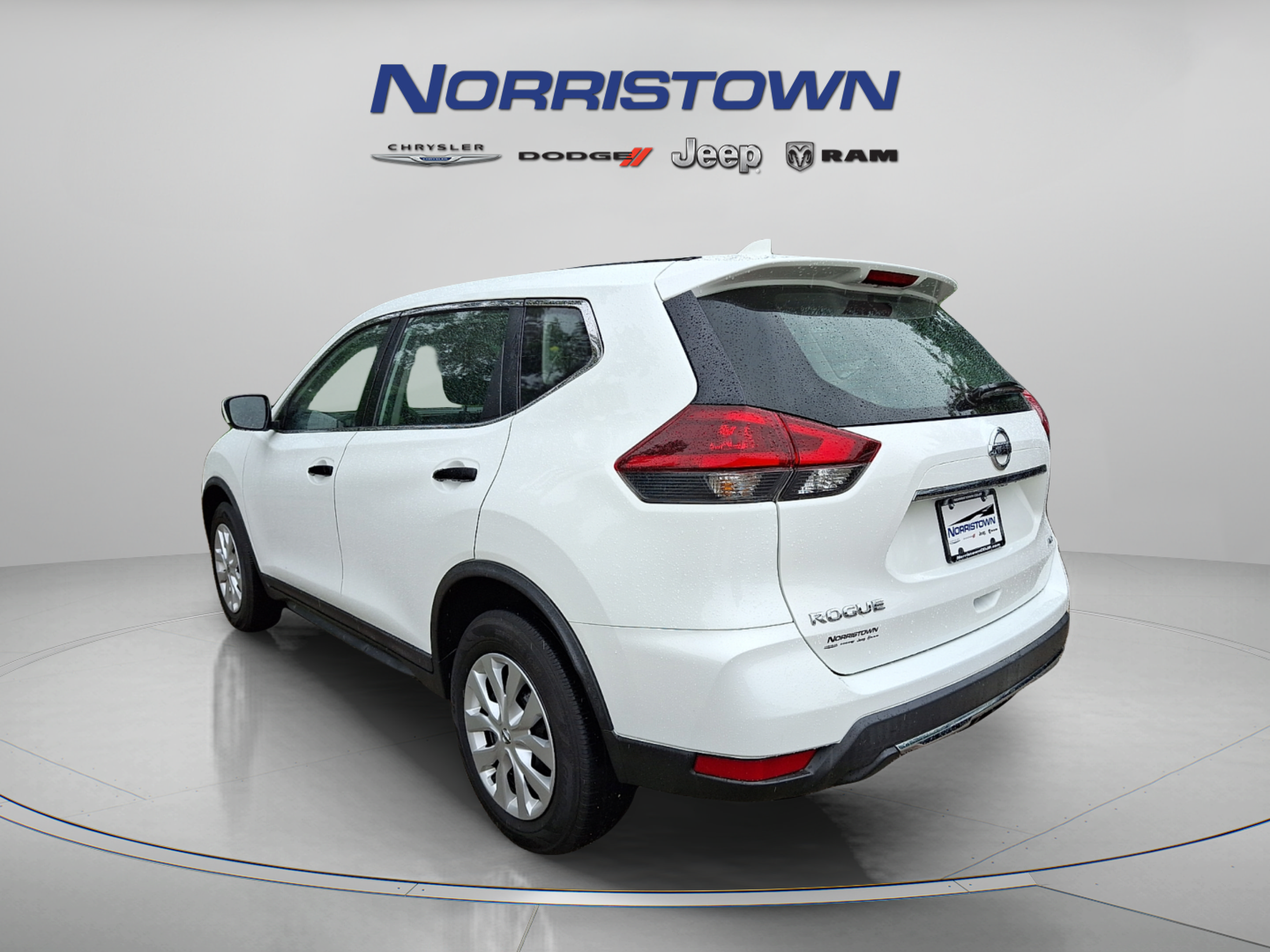 Used 2018 Nissan Rogue S AWD/4WD image 4