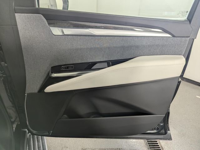 Used 2025 Cadillac Escalade V image 27
