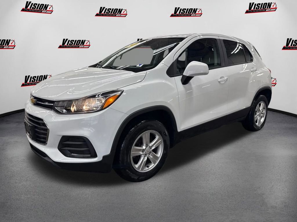 Used 2018 Chevrolet Trax LS image 1
