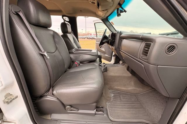 Used 2006 Chevrolet Silverado 2500 4x4 Crew Cab image 24