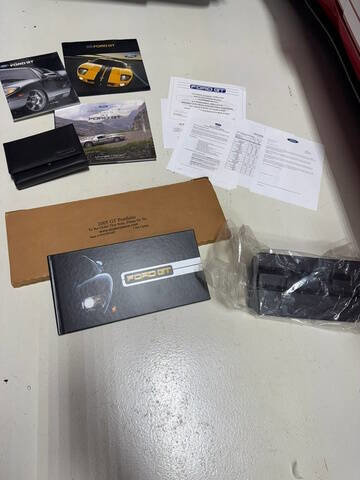 Used 2005 Ford GT RWD image 8