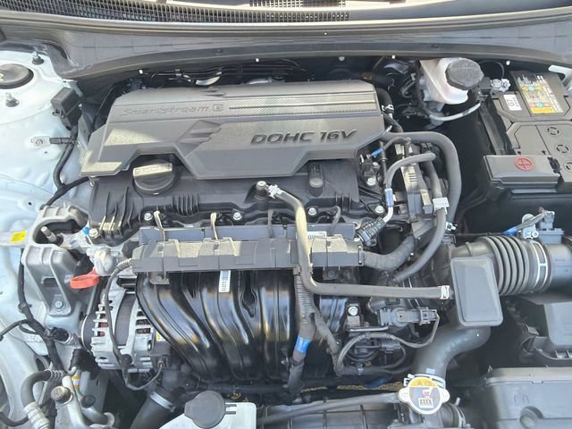 Certified 2024 Hyundai Elantra SE FWD image 28