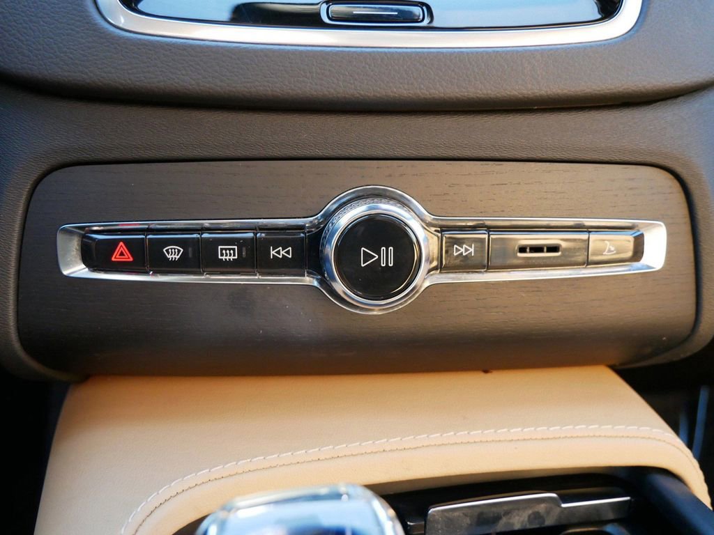 Used 2023 Volvo XC90 T8 Ultimate image 24