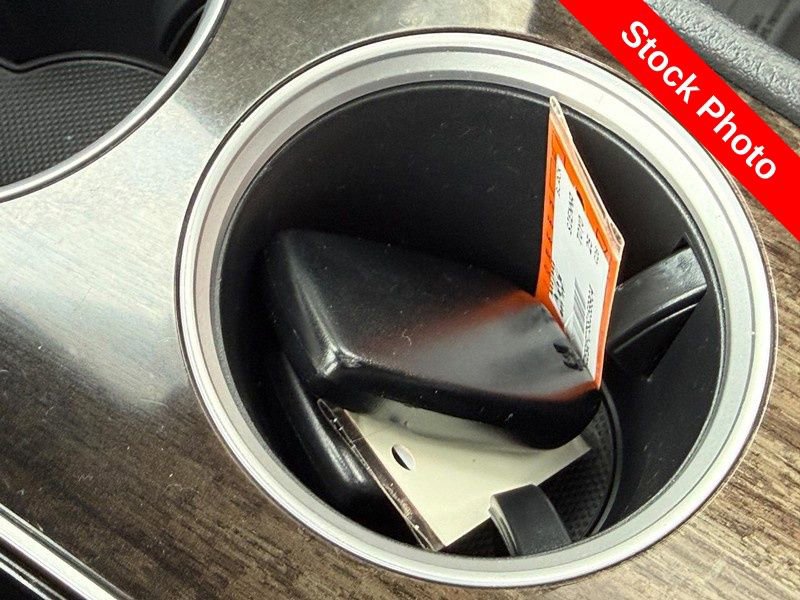 Used 2025 Toyota Sienna Platinum image 31