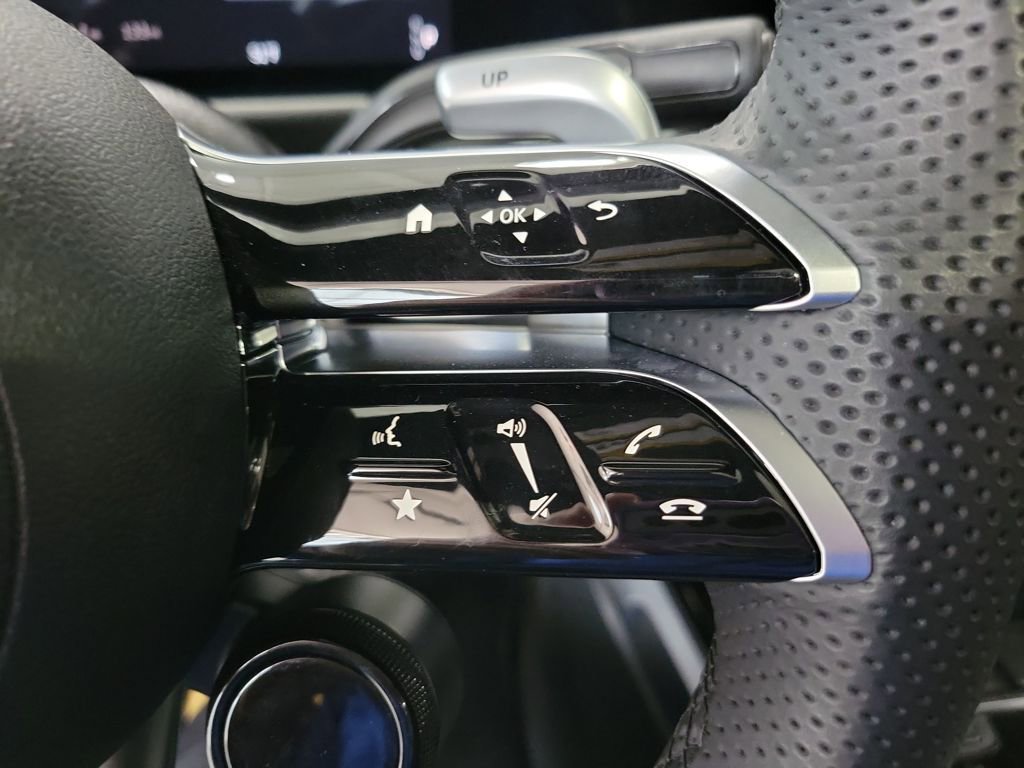 Used 2024 Mercedes-Benz GLB 35 AMG 4MATIC image 43