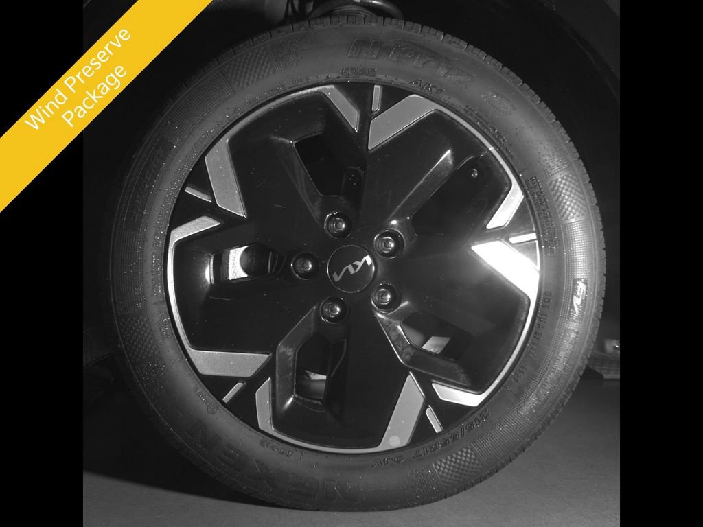 Certified 2023 Kia Niro Wind w/ Wind Preserve Package FWD image 11
