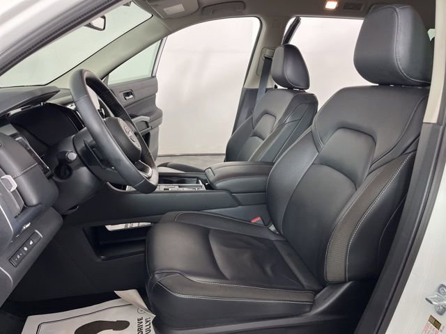 Used 2024 Nissan Pathfinder SL image 18