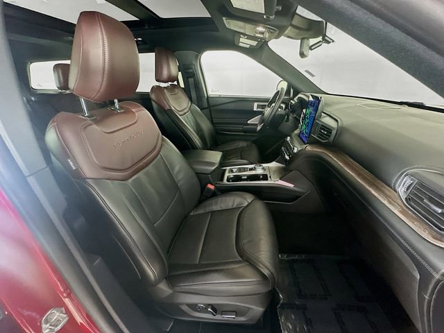 Used 2020 Ford Explorer Platinum w/ Premium Technology Package image 30