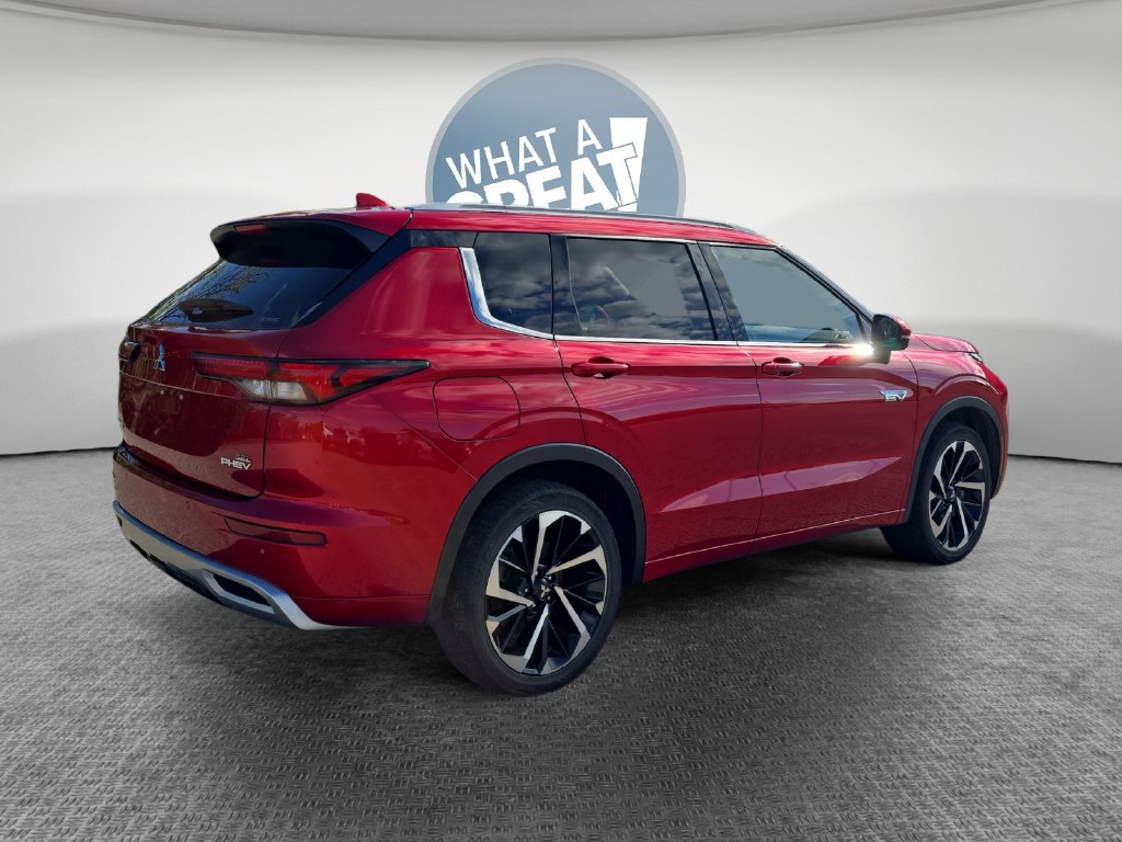 Used 2024 Mitsubishi Outlander SEL Black Edition AWD/4WD image 3