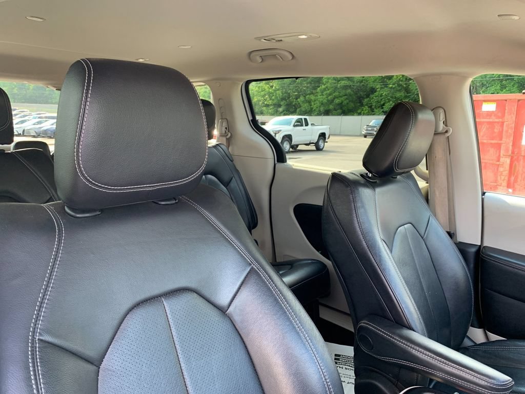 Used 2022 Chrysler Pacifica Touring-L FWD image 20