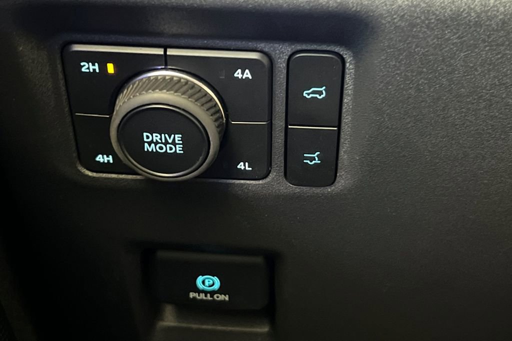 Used 2025 Ford Expedition Platinum image 37