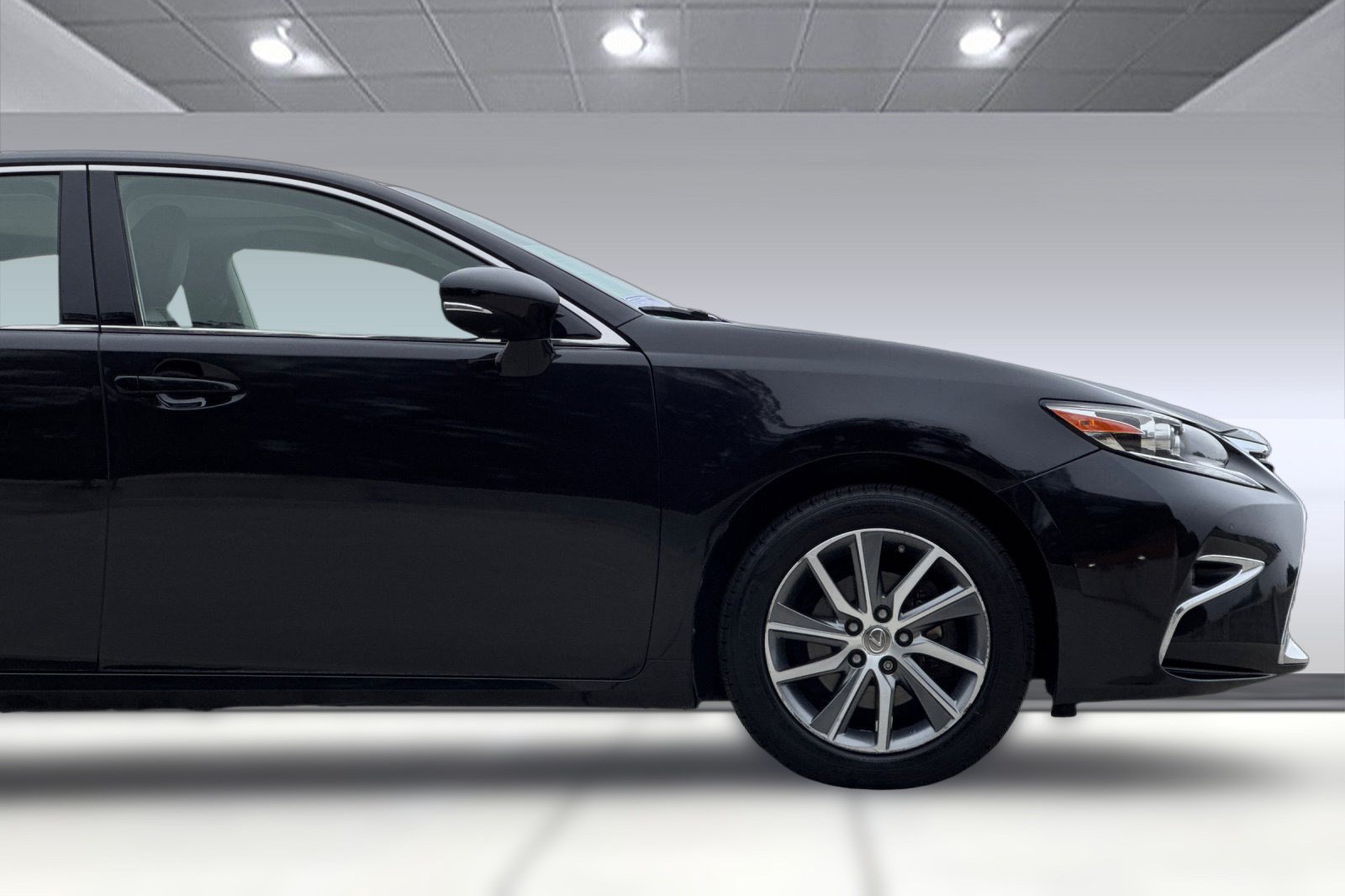 Used 2017 Lexus ES 300h w/ Navigation System Package FWD image 35